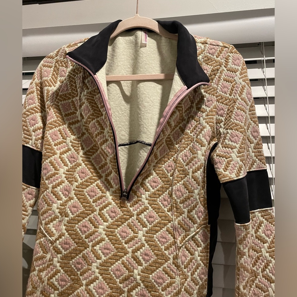 FP Movement Geometric Patterned Activewear Set - Picture 6 of 12